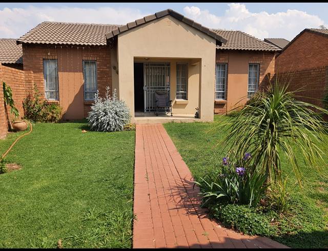 3 BEDROOM SEMI DETACHED FOR SALE IN NOORDWYK